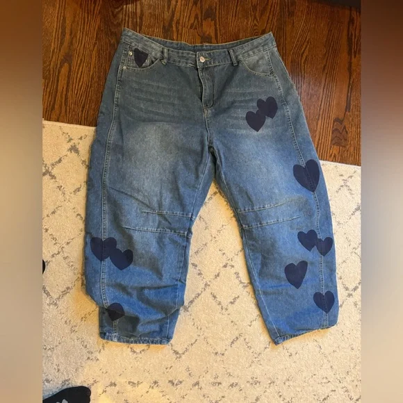 Cutest heart barrel jeans - Picture 3 of 5